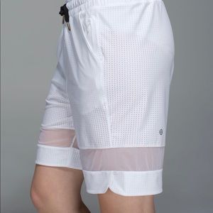 Lululemon not sweating it shorts SIZE 4